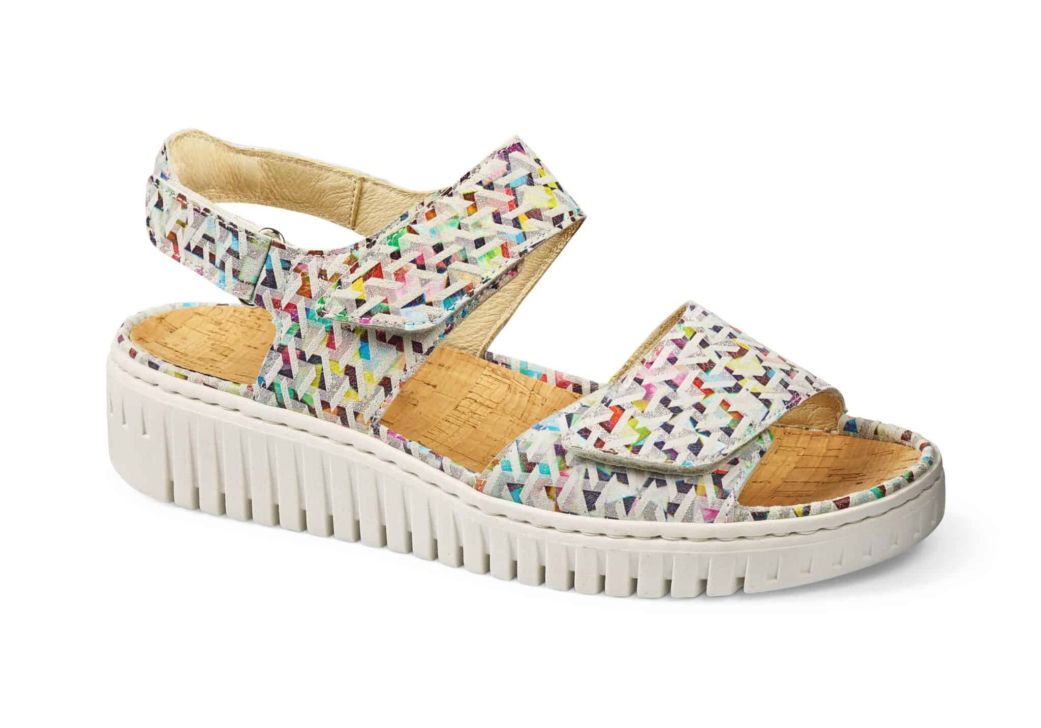 Skosandal för kvinnor med färgglad, geometrisk mönsterdesign och bekväm sula.