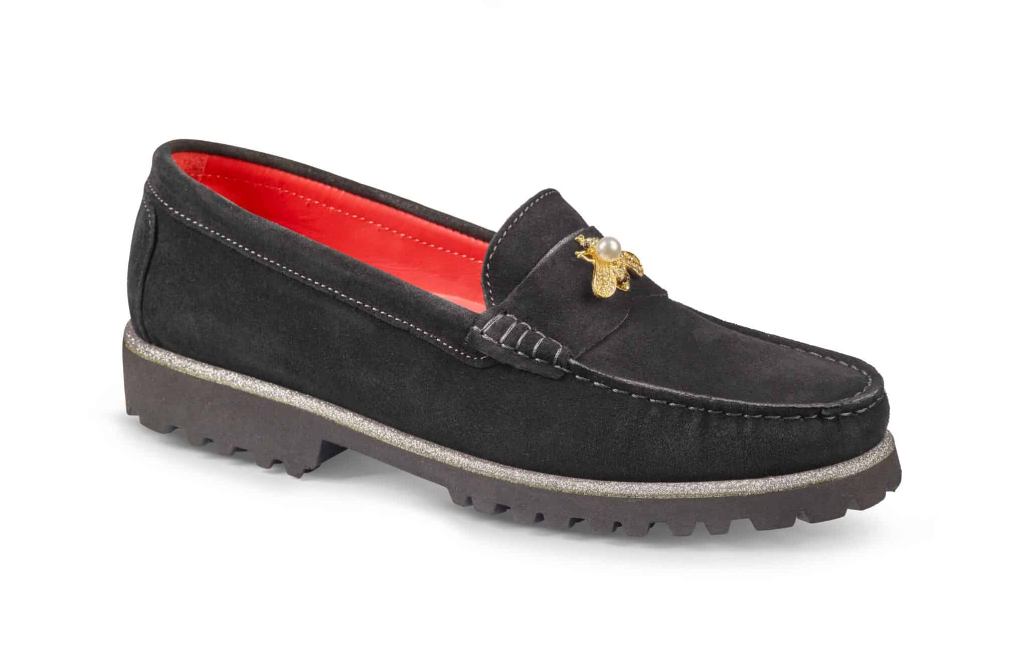 Svart loafers för kvinnor med guldbjällra och bekväm sula.