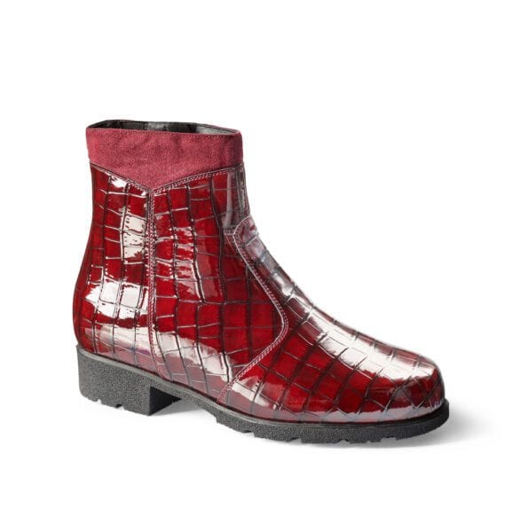 Röd lackskor i crocopräglad design för dam, stilfull och trendig.