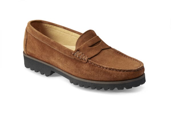 Mäns moccasin i brunt läder med gummisula för komfort och stil.