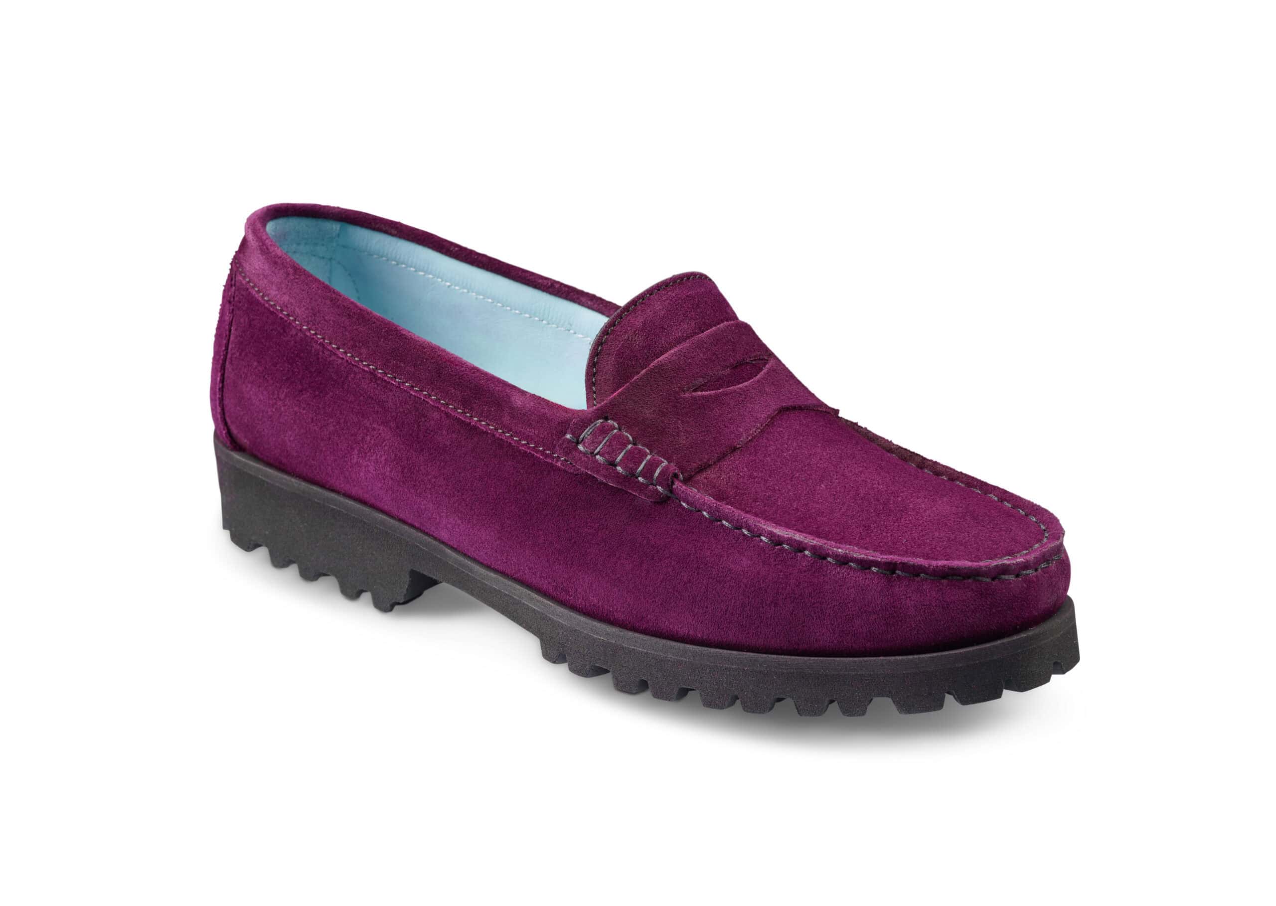Mörklila loafers i mocka med gummisula för komfort och stil.