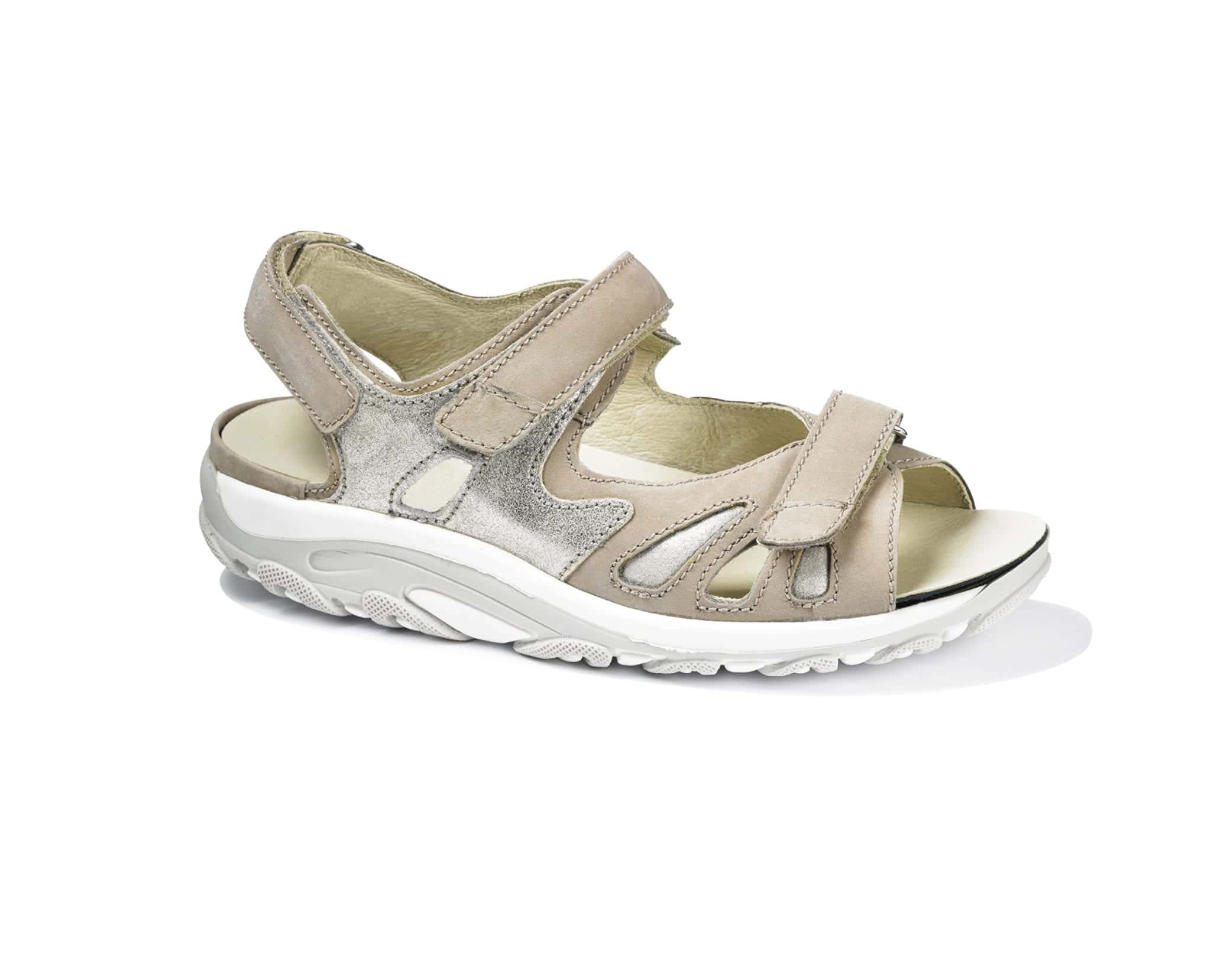 Sandaler för damer i ljusbeige färg, bekväma och stilrena.