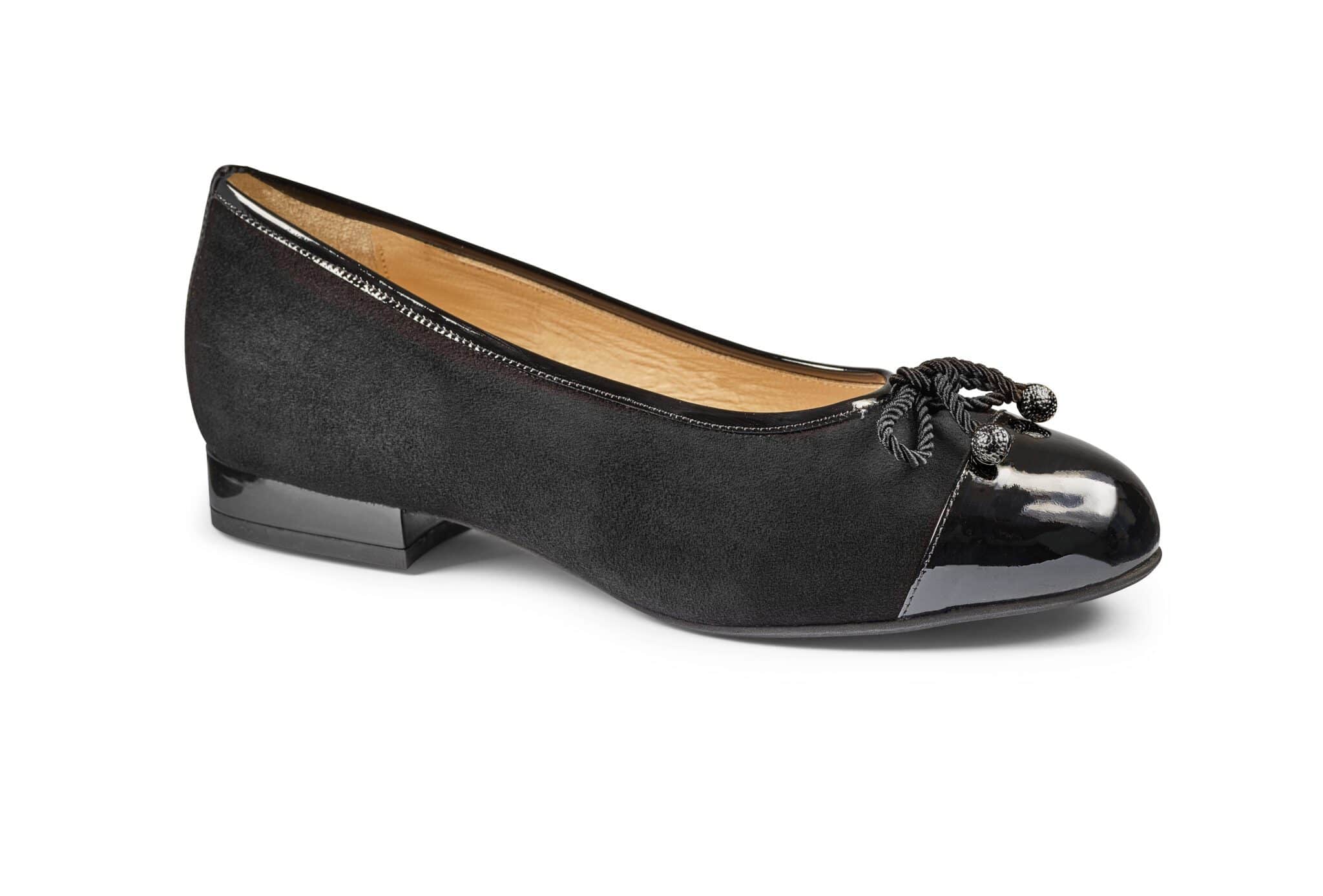 Dam skor i svart med elegant design och bekvämt passform.