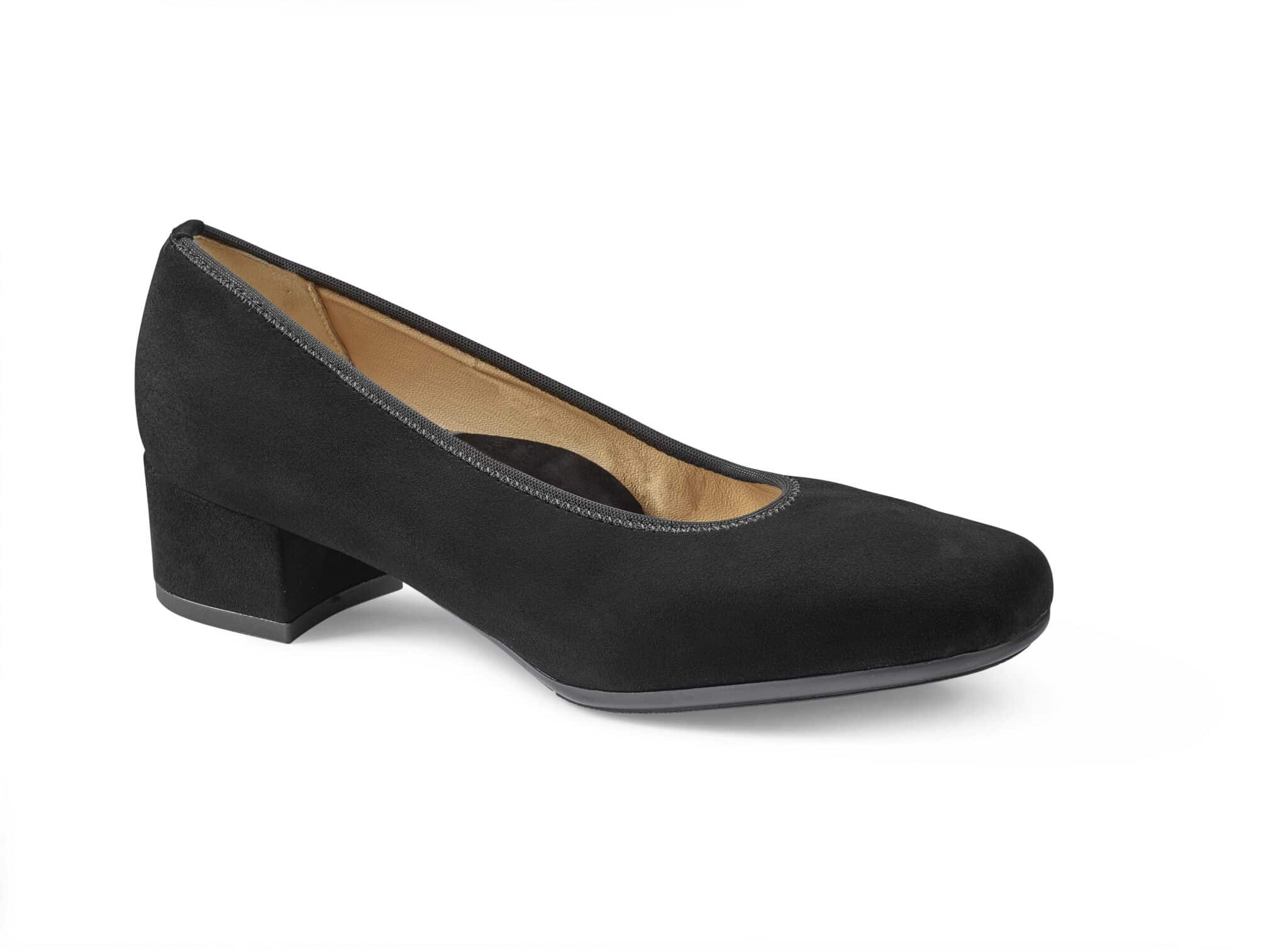 Damklack i svart mocka för komfort och stil.