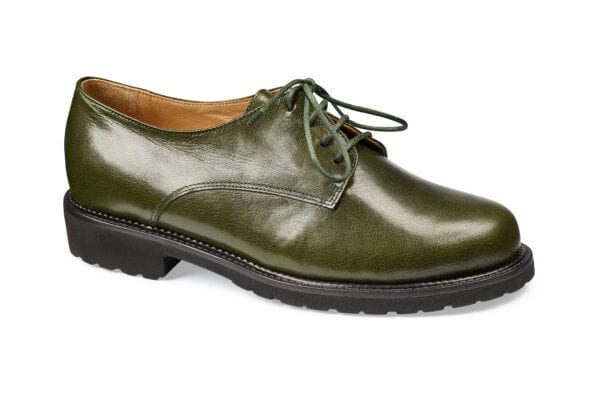 Damvänlig grön lädersko med snörning och bekväm sula.