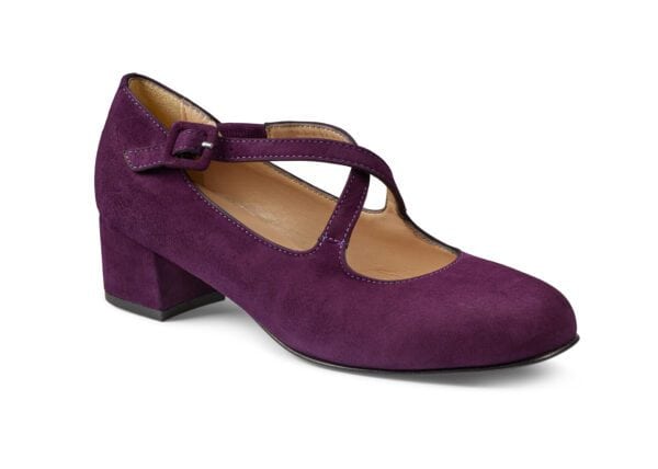 Lila mockaskor med klack och T-straps för dam.