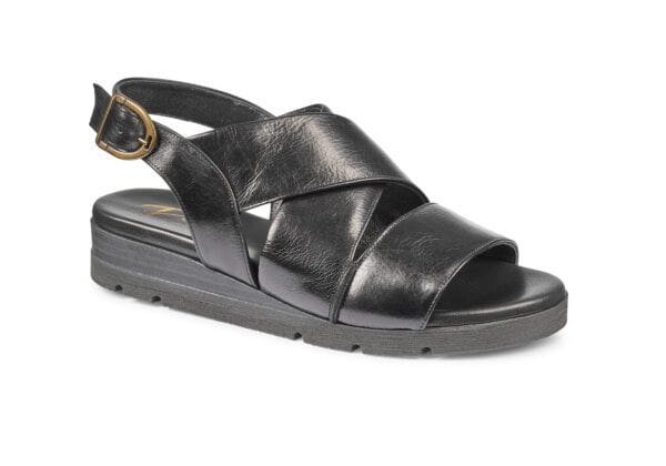 Svart sandal i skinn med öppen tå och justerbar rem, bekväm för vardagsbruk.