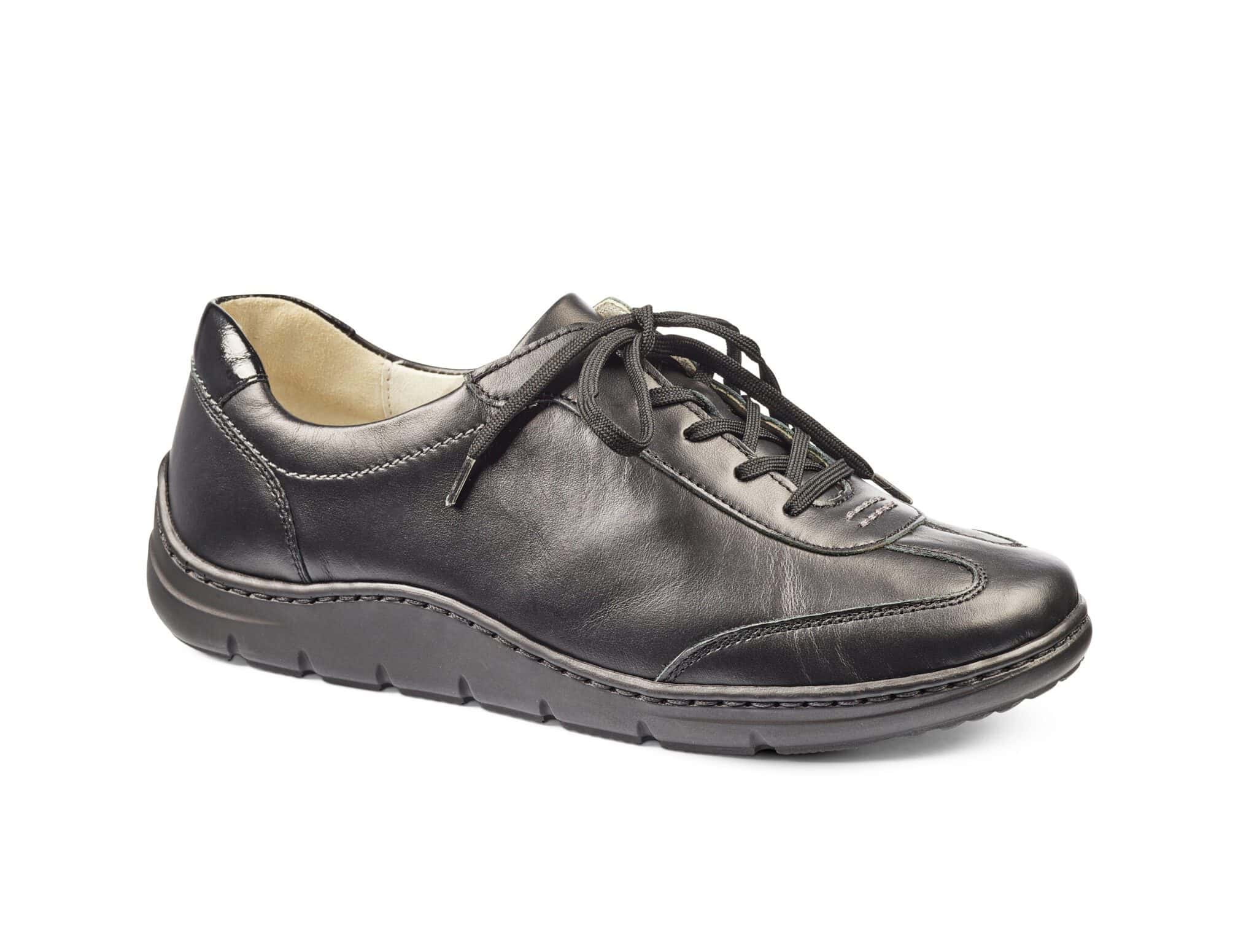 Svart skinnskor för män, bekväma och stilrena, perfekt för vardag och arbete.