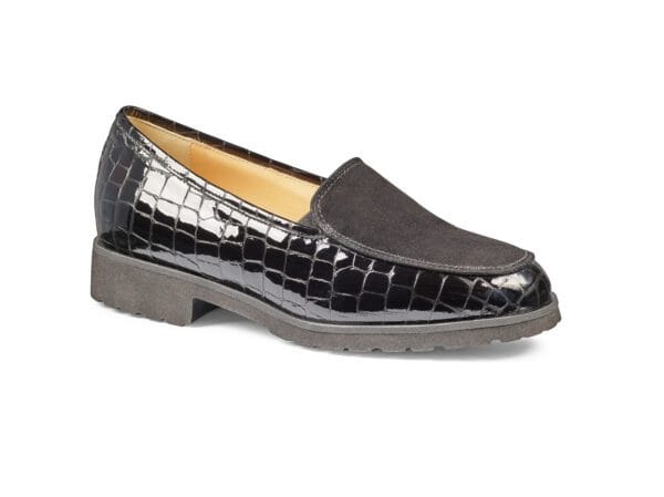 Damtofflor i svart med krokodilmönster och bekväm sula.