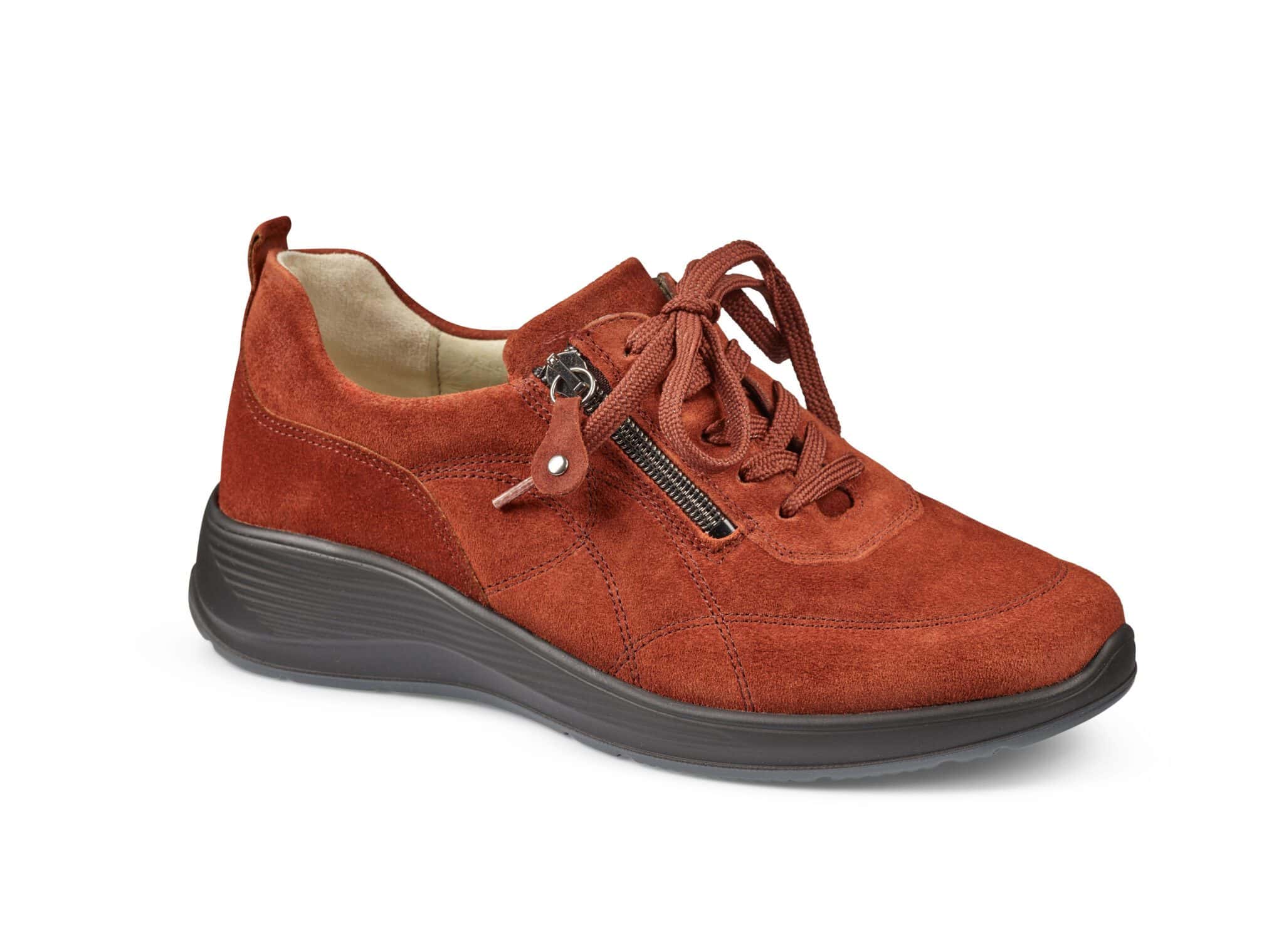 Komfortabel röd damkänga i mocka med dragkedja och gummisula.