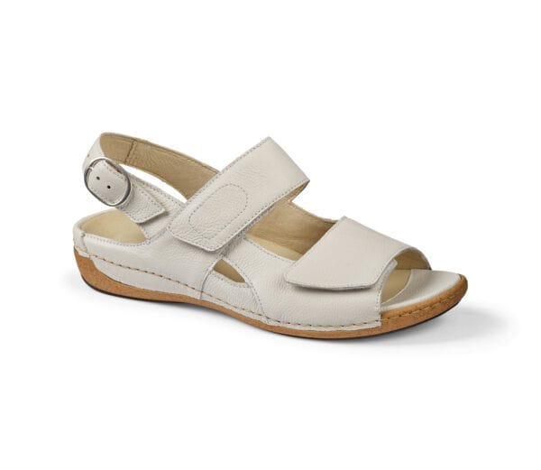 Ljusbeige sandal med justerbar rem och bekväm sula för damkomfort.
