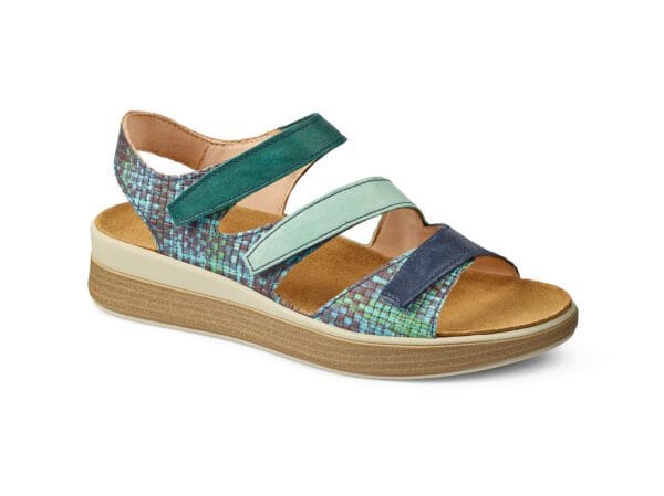 Sandals for women with colorful straps and comfortable sole, suitable for casual wear.