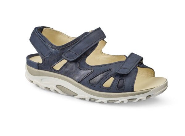 Bekväm sportig sandal i navyblått för sommarbruk, med justerbara remmar och slitstark sula.