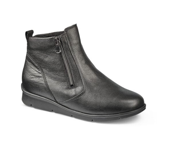 Svart läderstövel med dragkedja och bekväm sula.