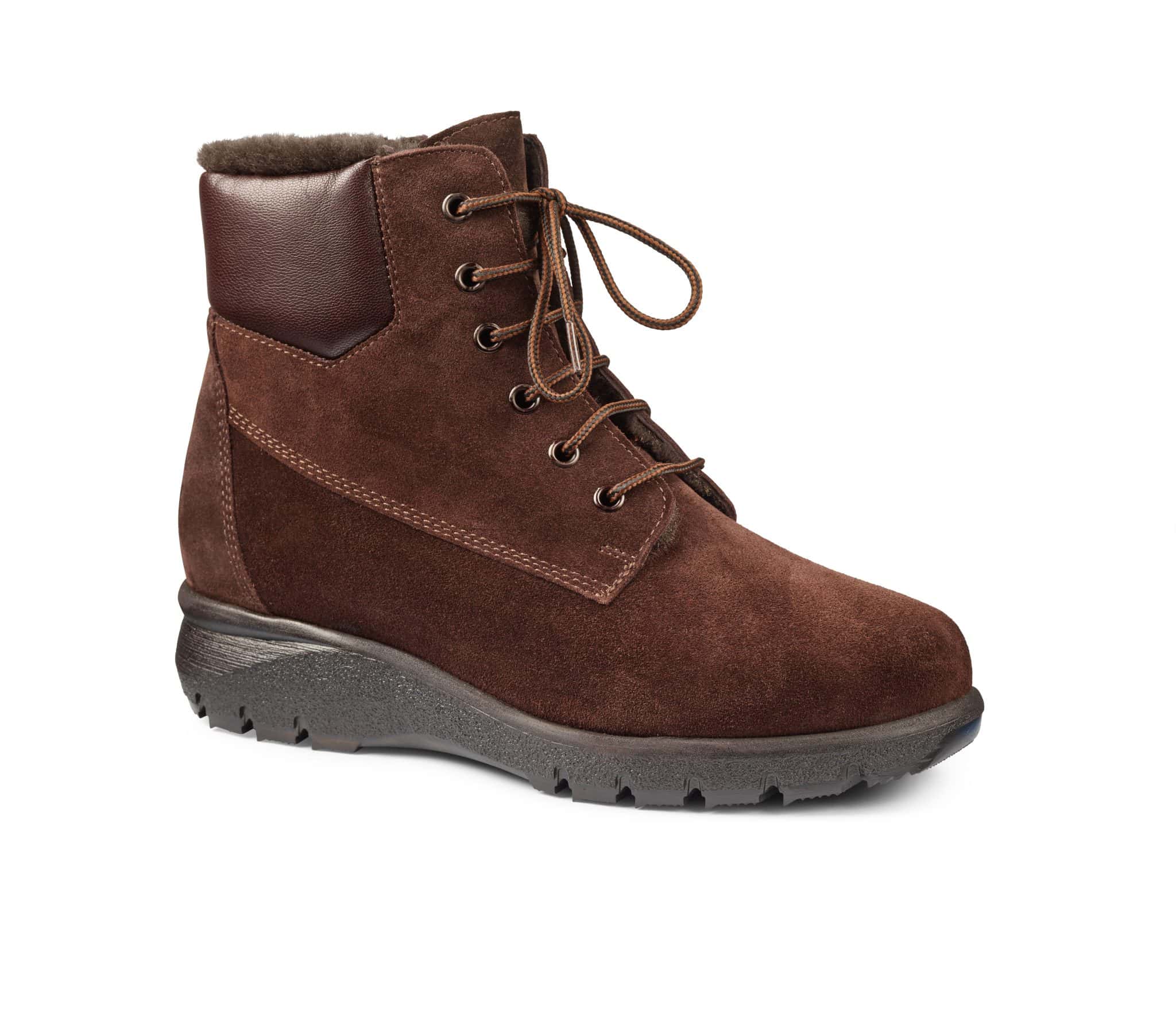 Brun läderstövel med snörning och gummisula för komfort och stil.