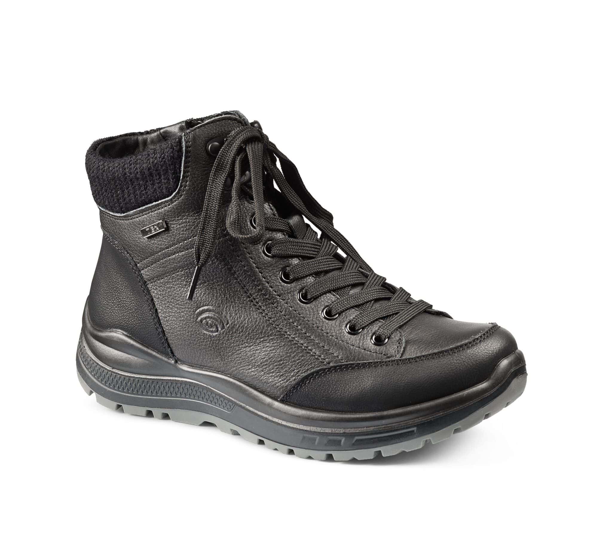 Vandringskänga i svart läder med snörning och gummisula, perfekt för utomhusbruk.