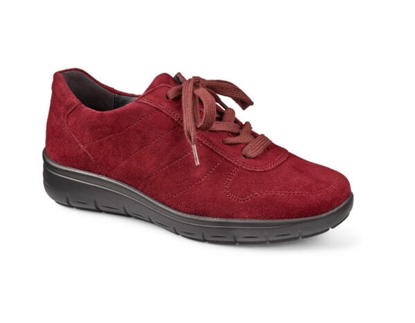 Röd bekväm dam-sneaker i mocka med ljust sulk och snörning.