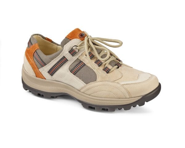 Bekväm promenadskor för utomhusbruk med slitstark sula.