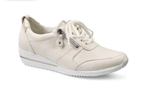 Vit dam sneakers med snörning och dragkedja, bekväma och stilrena.