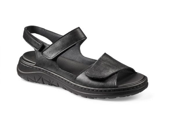 Svart sandal med justerbara remmar och gummisula för komfort och stil.