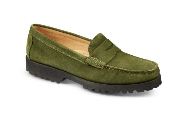 Damskor i grönt mocka med bekväm sula.