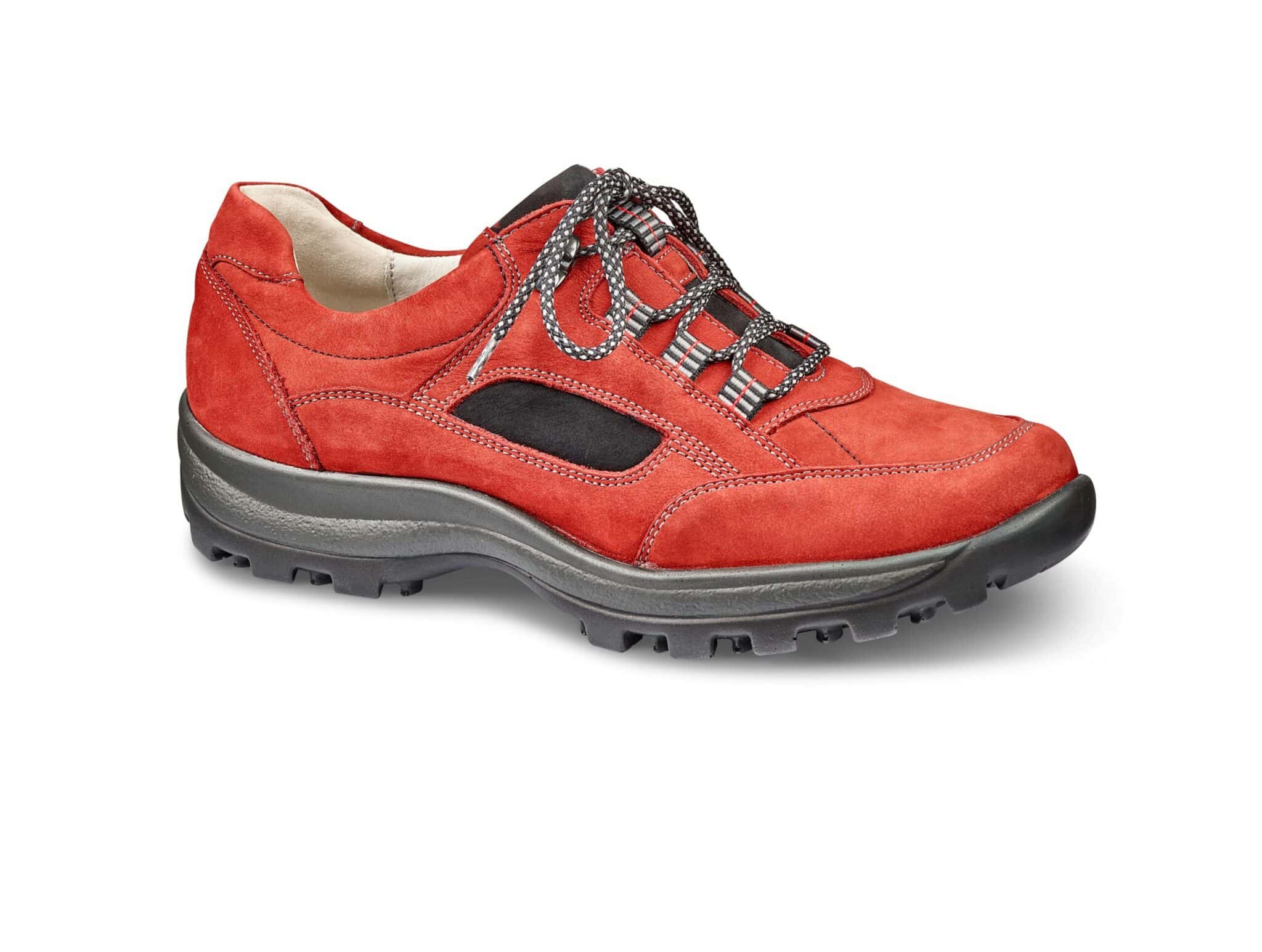 Skor för utomhusbruk med slitstarkt material och bekväm sula.