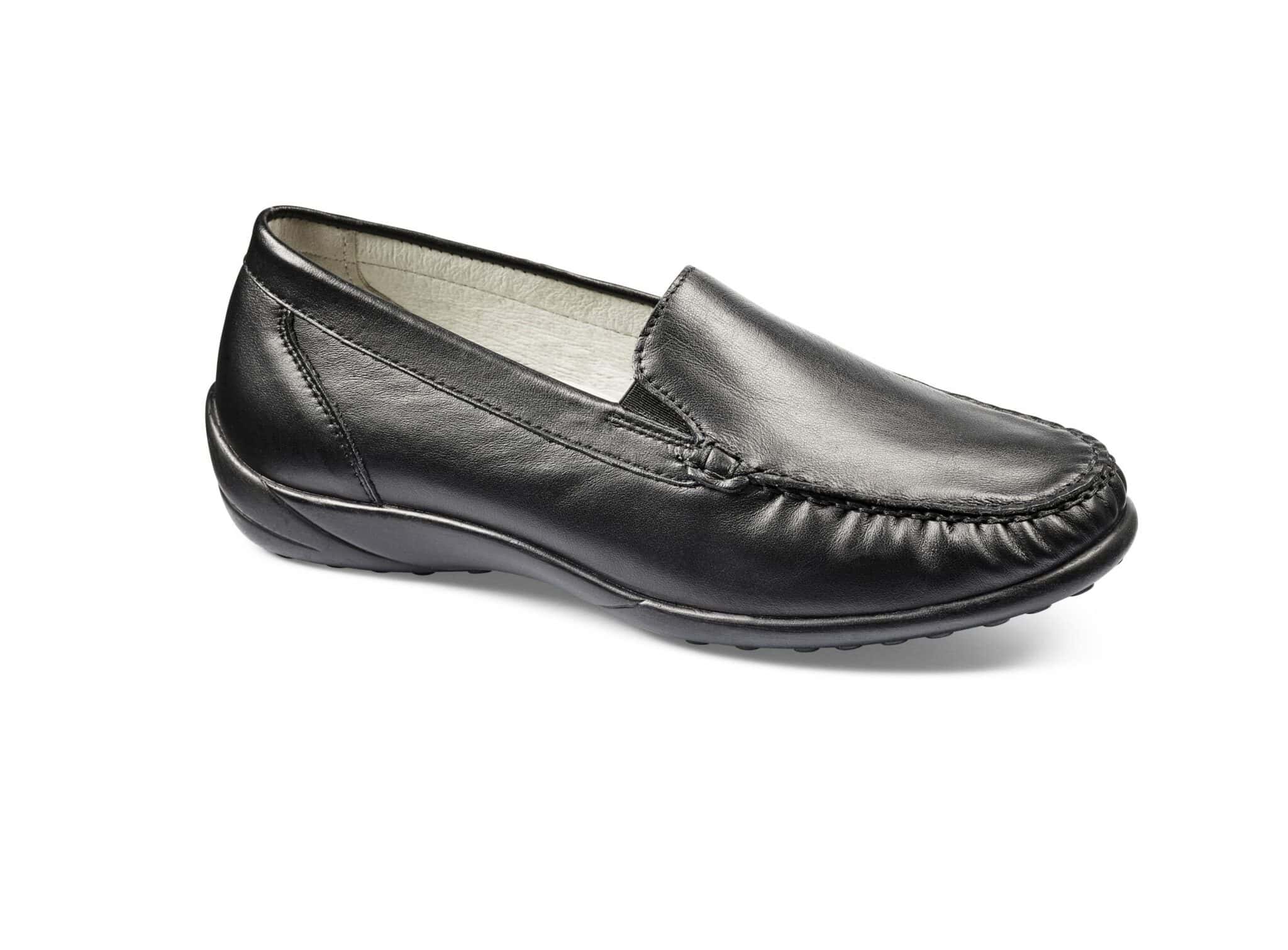 Elegant svart skinnskor för kvinnor, bekväma och stilrena.