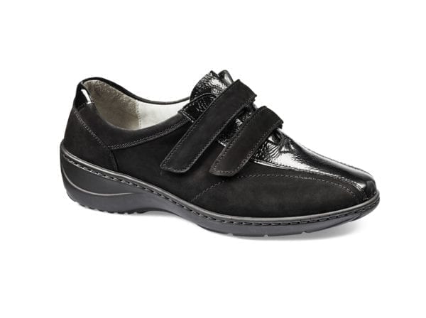 Damskor med två justerbara kardborreband för optimal passform.