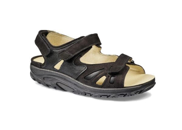 Svart sandal med justerbara remmar och gummisula.