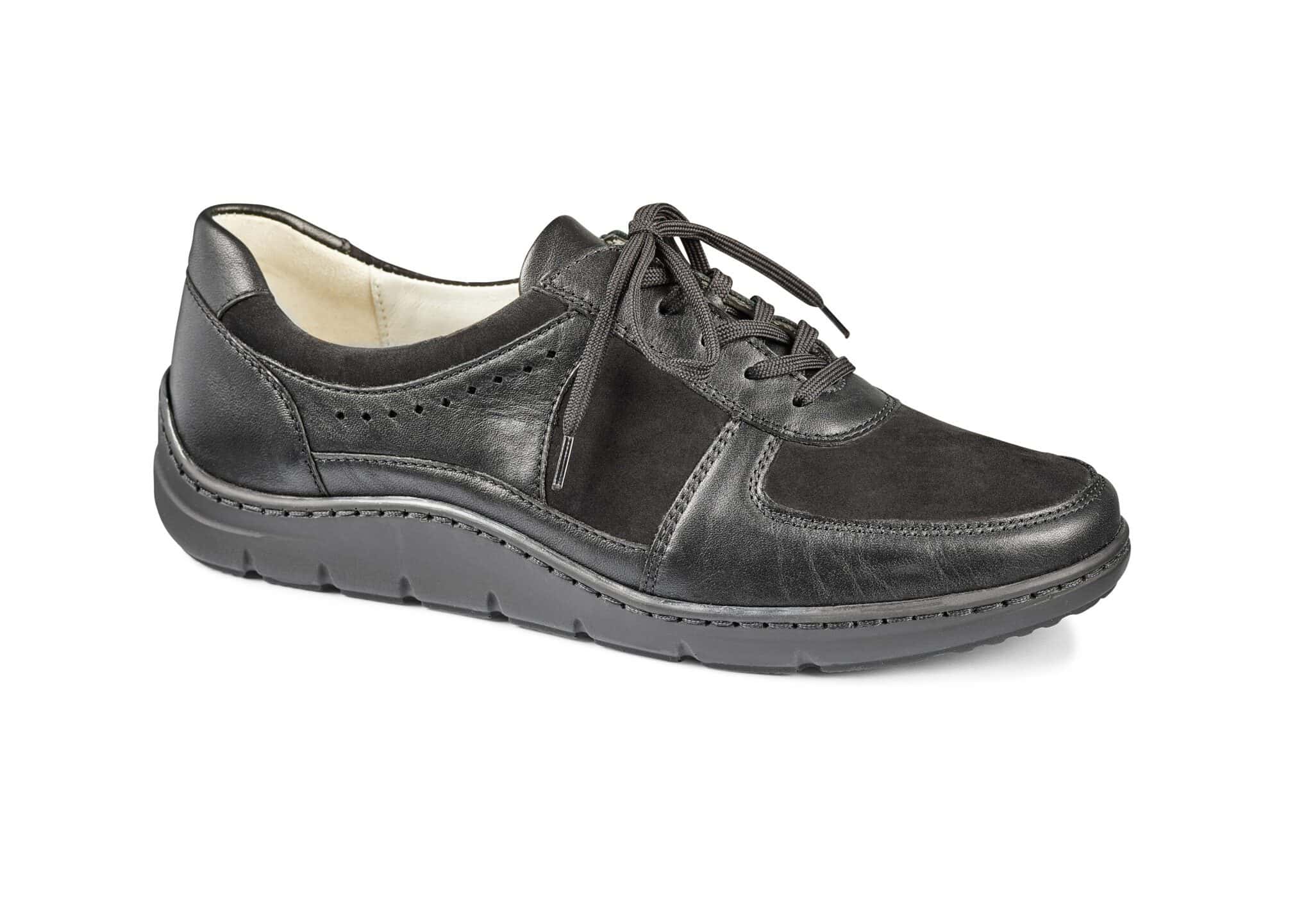 Elegant svart lädersko med bekväm sula och snörning.