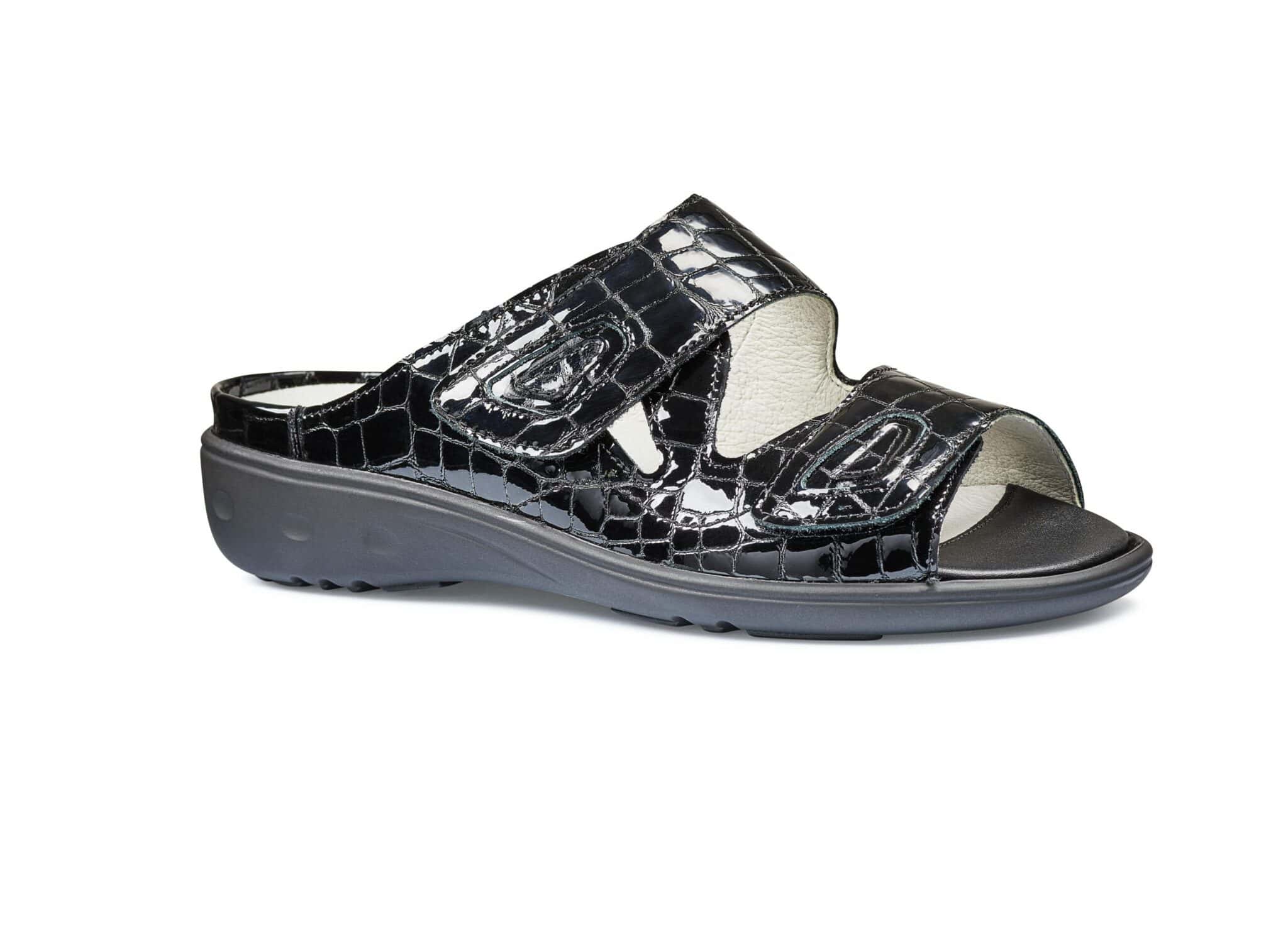 Sandaler i svart krokodilskinnimitation för kvinnor.