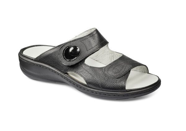 Skosandal i svart med justerbar rem och mjuk sula för optimal komfort.