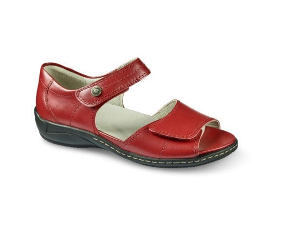 Röd damvårdsko med två remmar och bekväm sula.